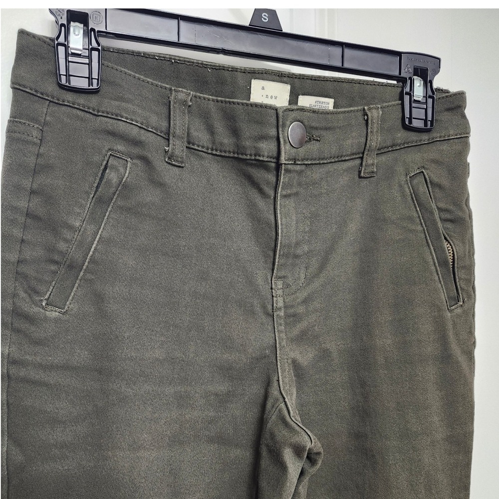 A New Day Olive Green Stretch Elastizo Pants Size 2 Zip Pockets Casual - Picture 3 of 8